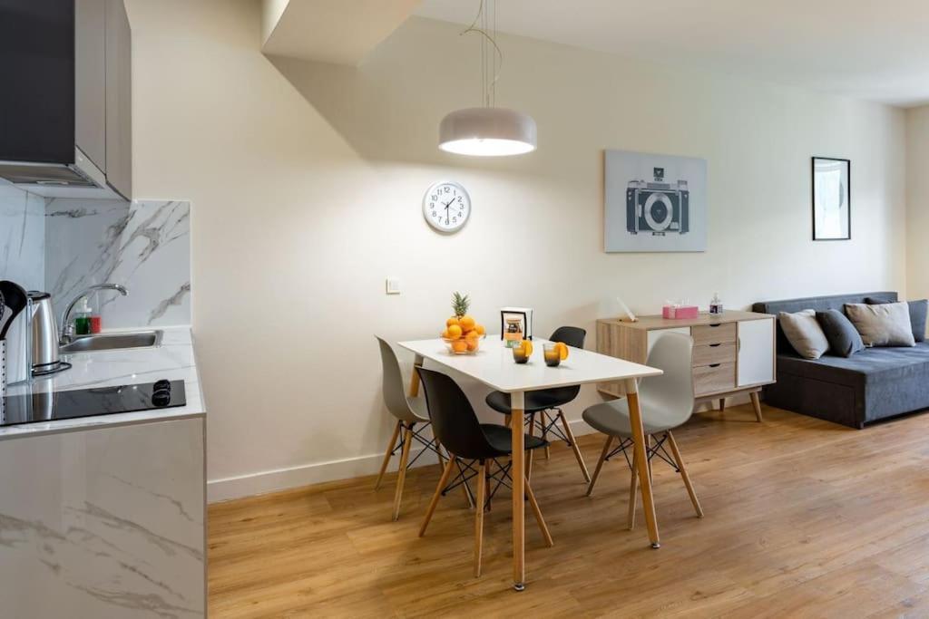 Large Comfy, Modern Studio 5 Min To Acropolis Atena Exterior foto